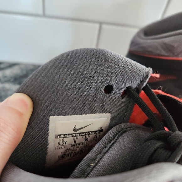 Nike Lebron Soldier VII shoes - Picture 2 of 6